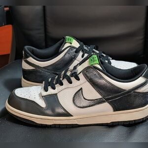 Vintage Nike SB Dunk  6.0 - "Black/White/Green" (2008)